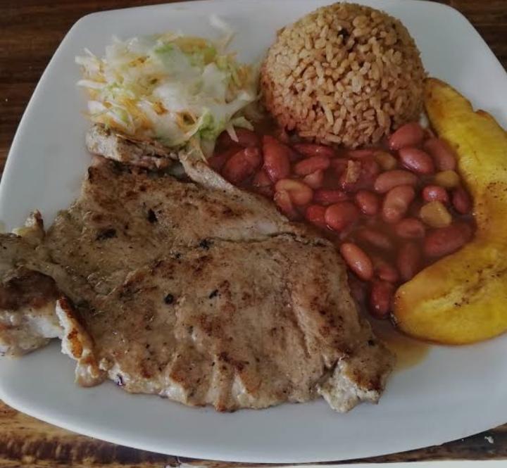 Frijol más Carne Asada