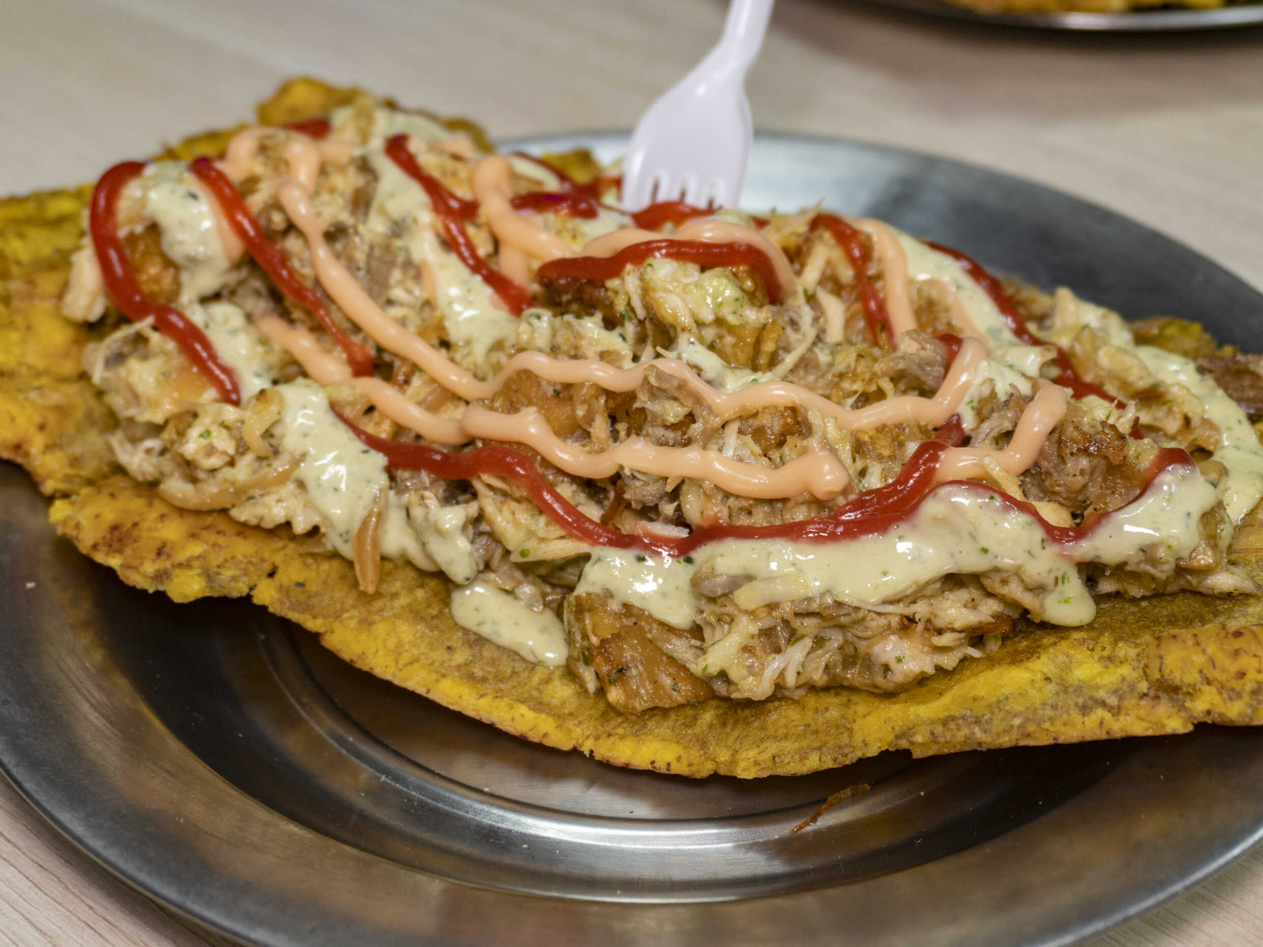 Tostada con Todo
