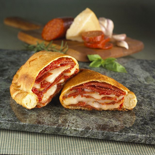 Calzone de Pepperoni Mediana