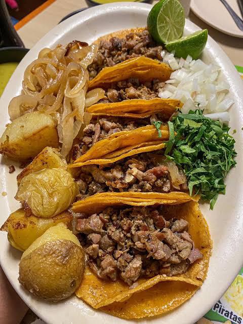 Orden Tacos de Bistec*1 + cocacola reg 600*1