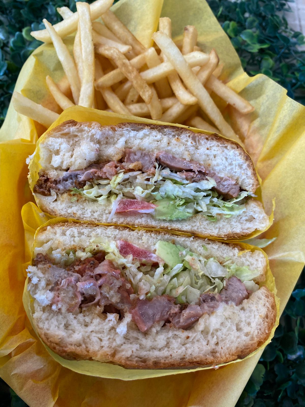 Torta Suprema + Papas Fritas + Bebida