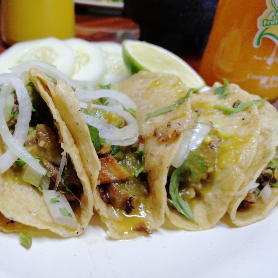 Orden de Tacos de Bistec Encebollado