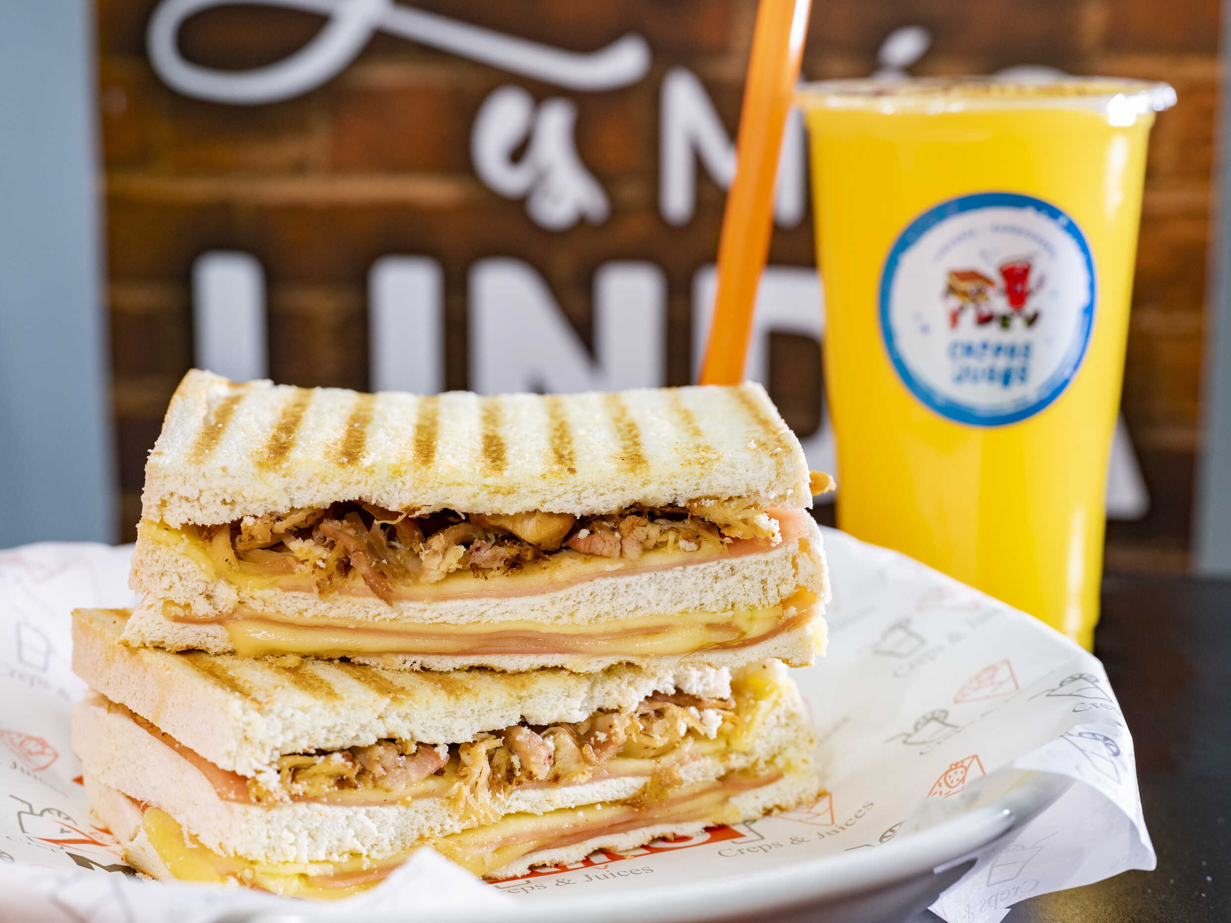 Combo 4 - Mixto con Pollo a la Brasa y Jugo 21 oz