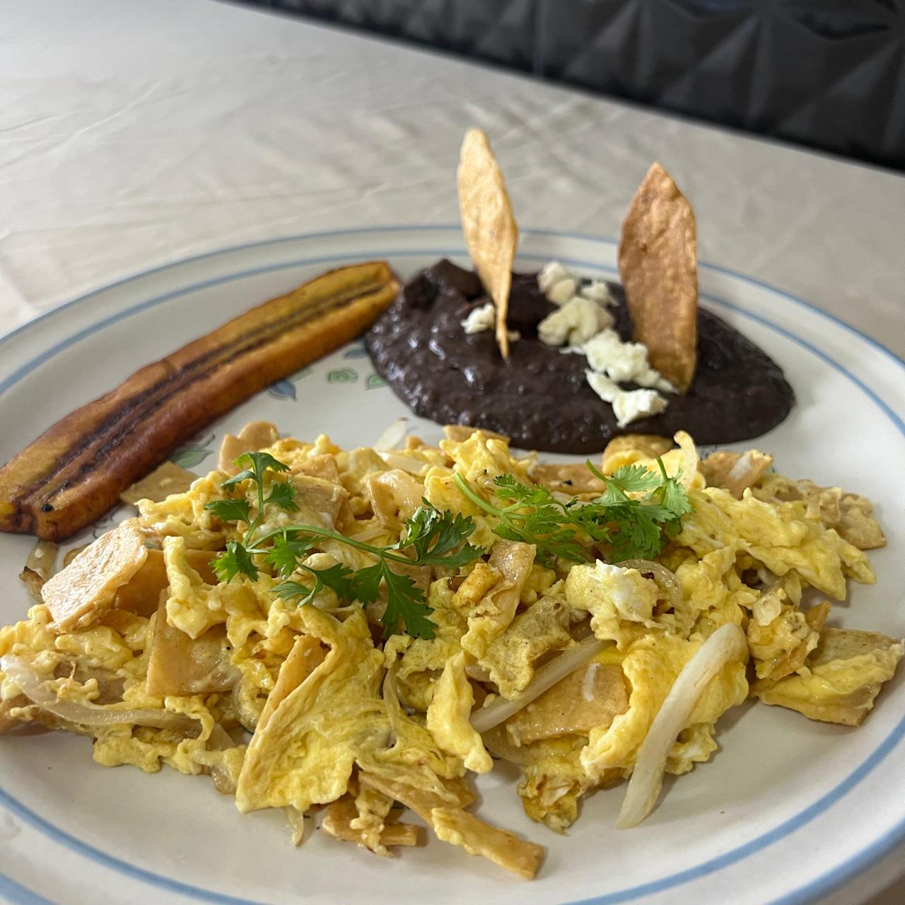 Huevos con Carne (Ropa Vieja)