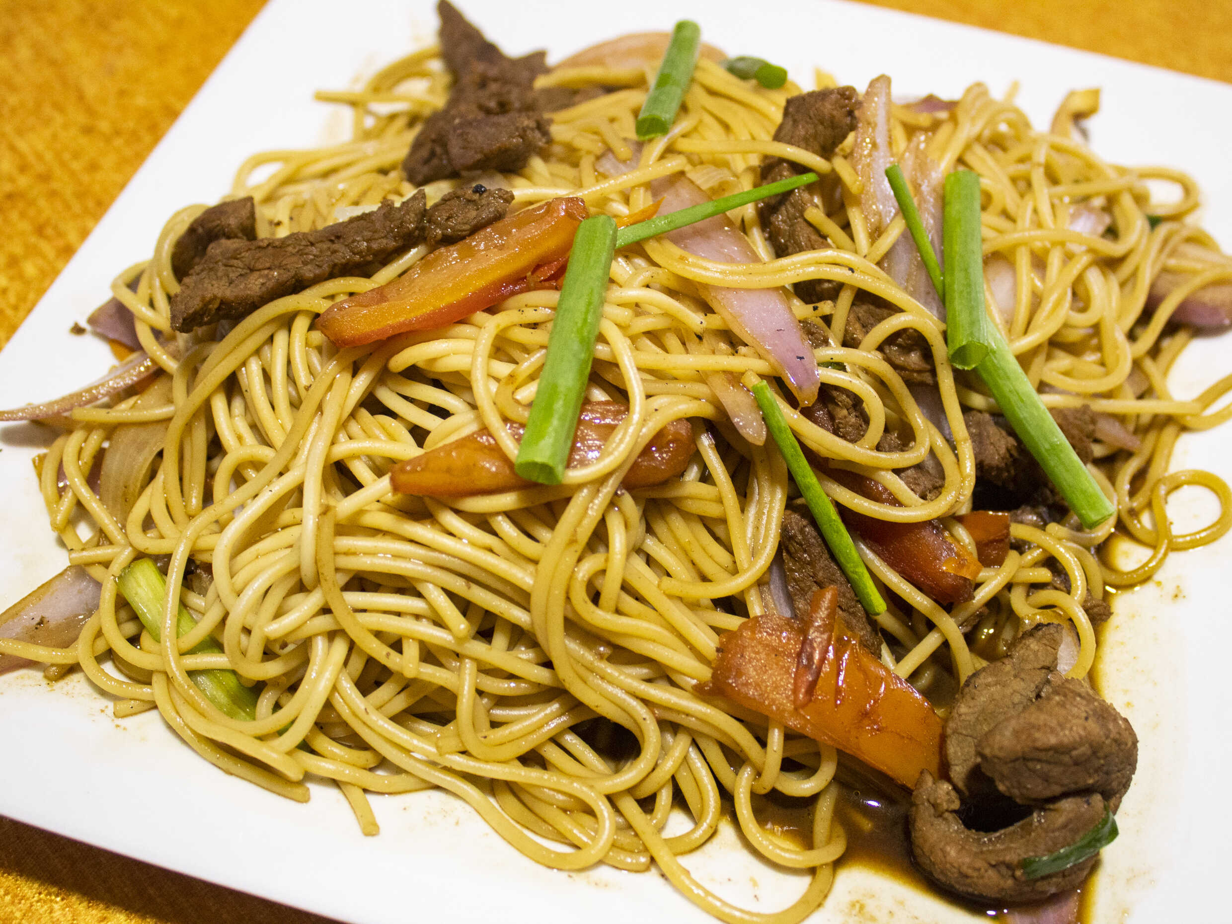 Tallarín Saltado de Carne