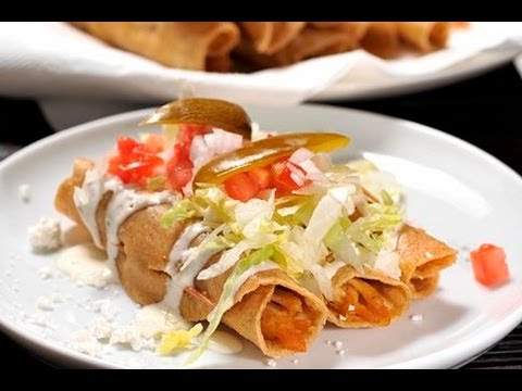 Taco Dorado de Pollo Adobado