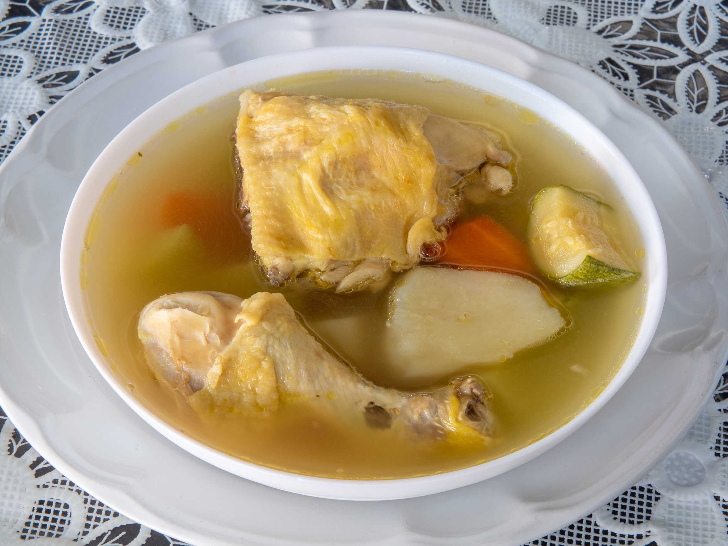 Caldo de Pollo