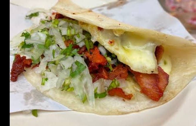 Quesadilla Montada al Pastor