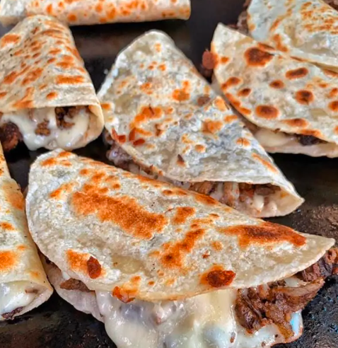 Taco con Queso de Asada (harina)