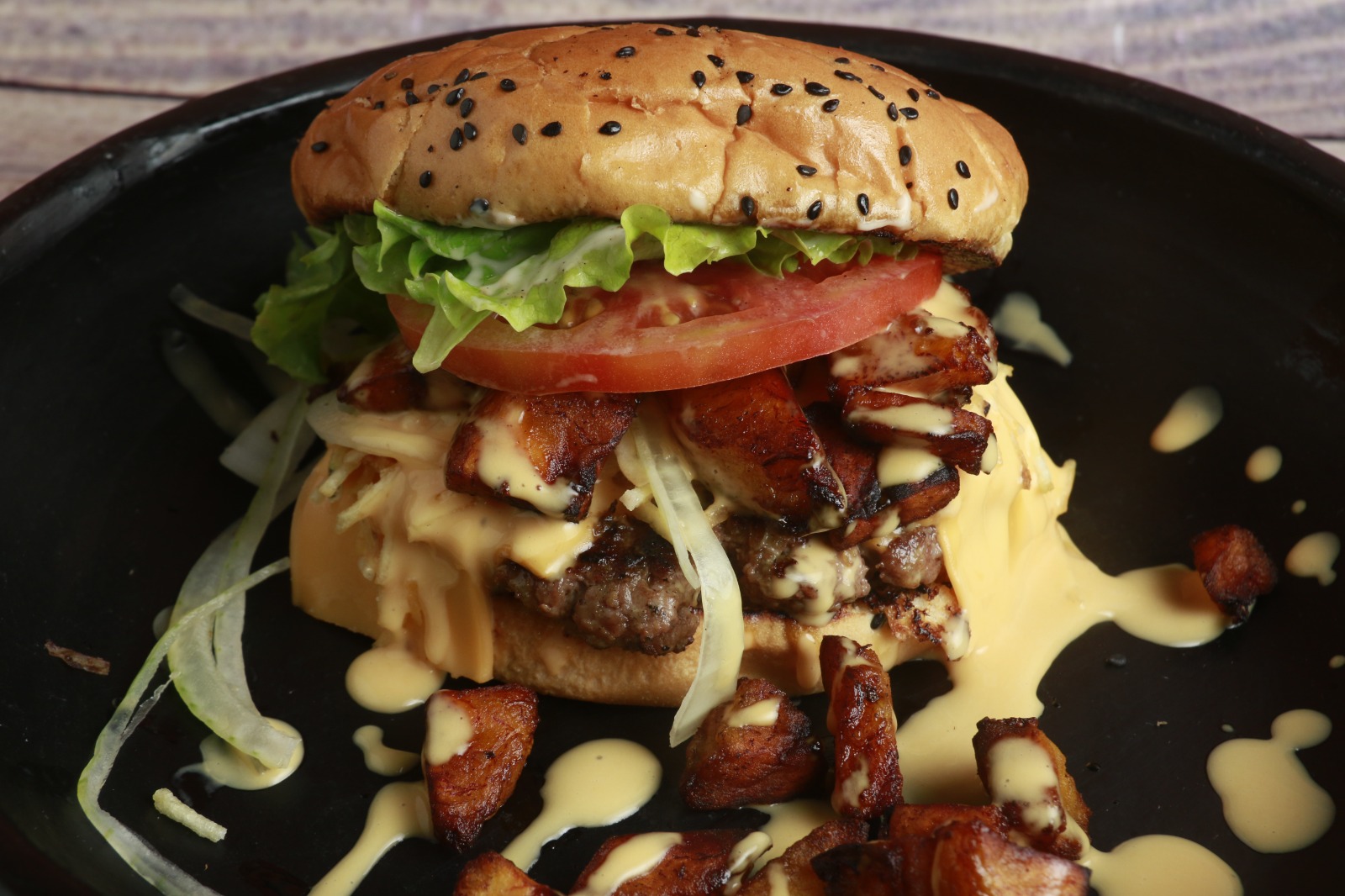 Combo Burger Rola Doble Carne + Papas + Bebida
