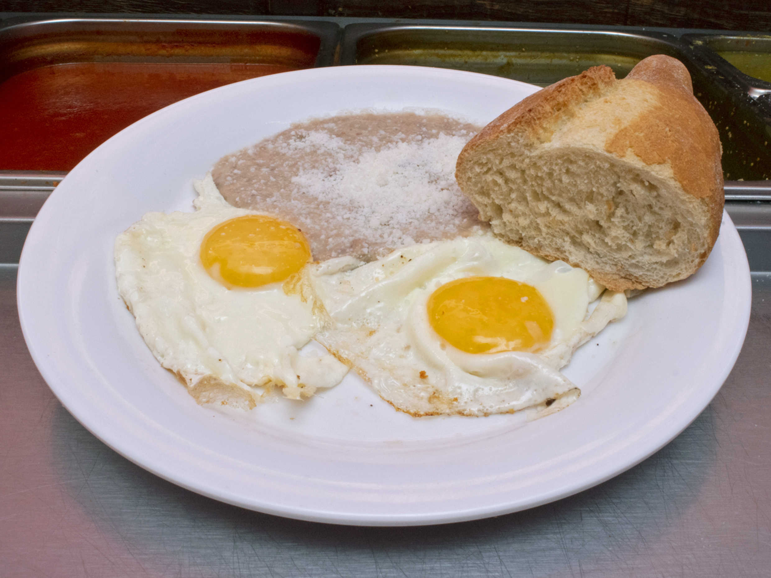 Huevos con Frijoles