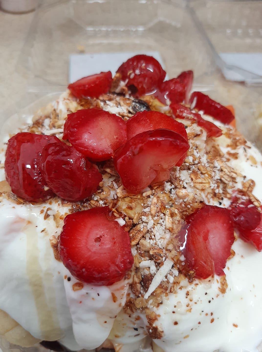 FRUTA CON YOGURTH DE  LITRO