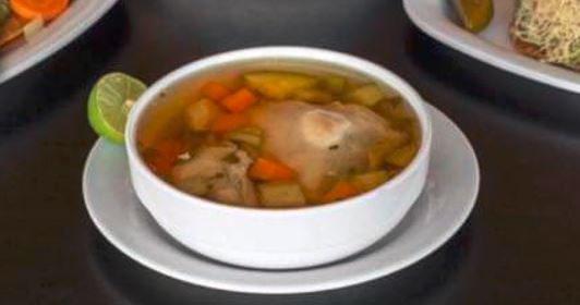 Caldo de pollo
