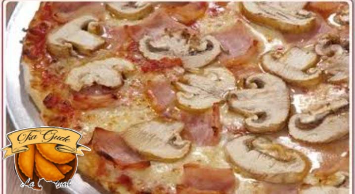 Pizza de Pepperoni con Champiñones