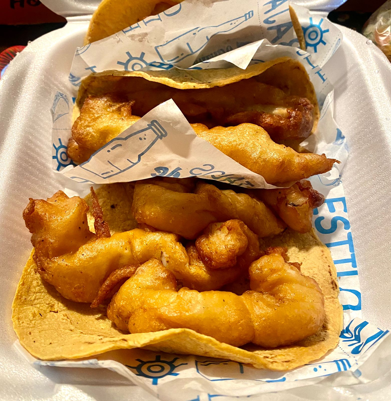 2 Tacos de Pescado + Te de la Casa