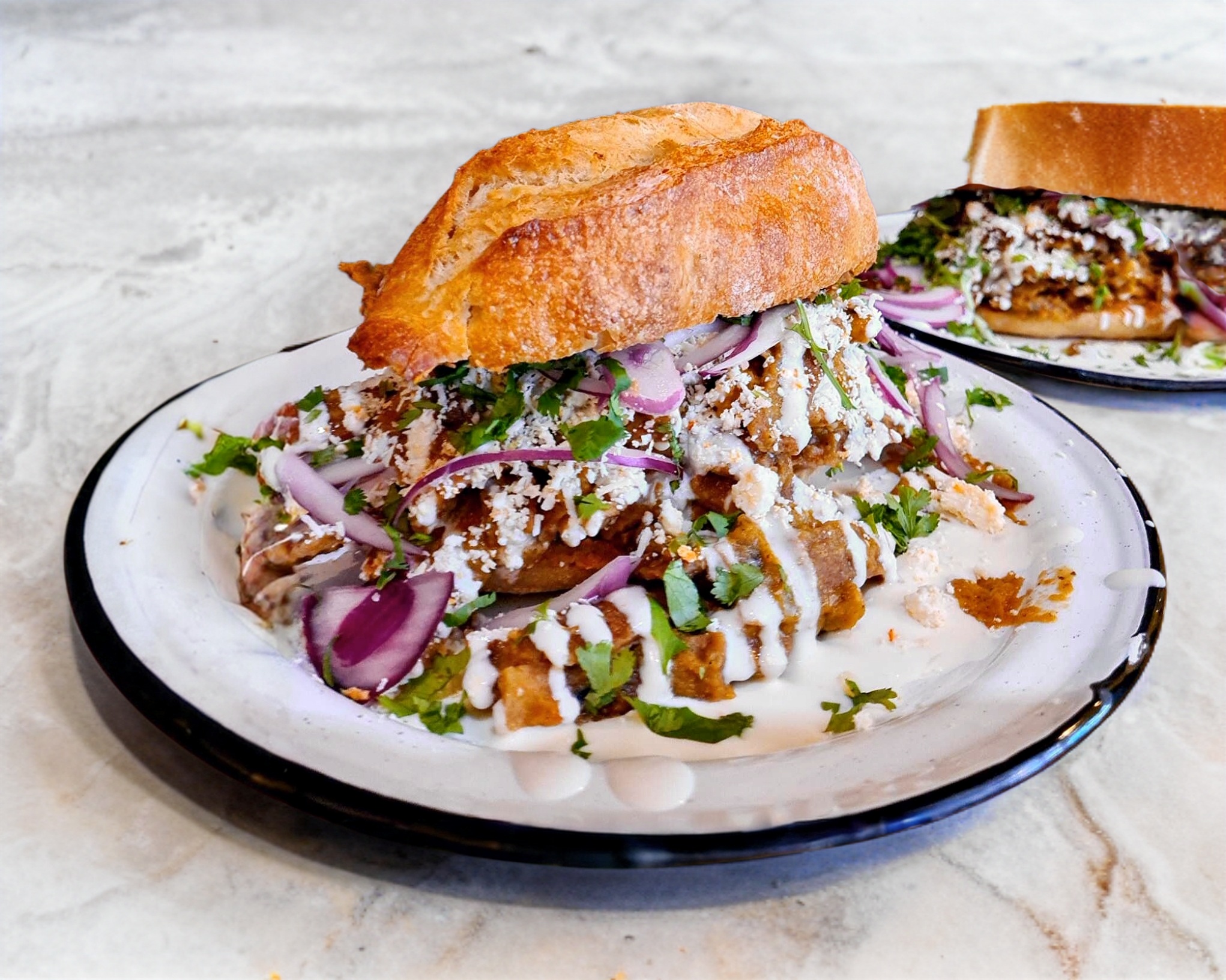Torta de Chilaquiles con Milanesa.