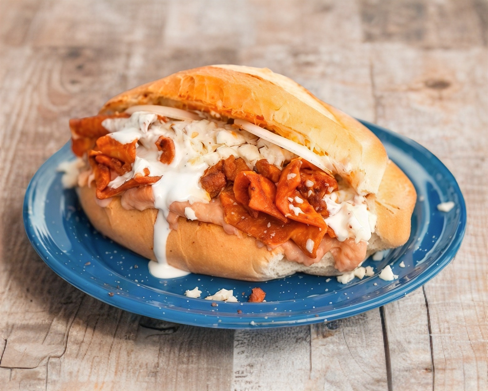 TORTA DE CHILAQUILES CON BUEBITO REVUELTO
