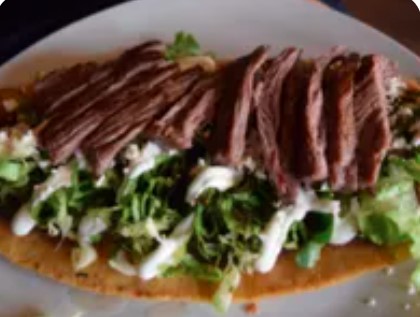 Huarache de Cecina con Queso