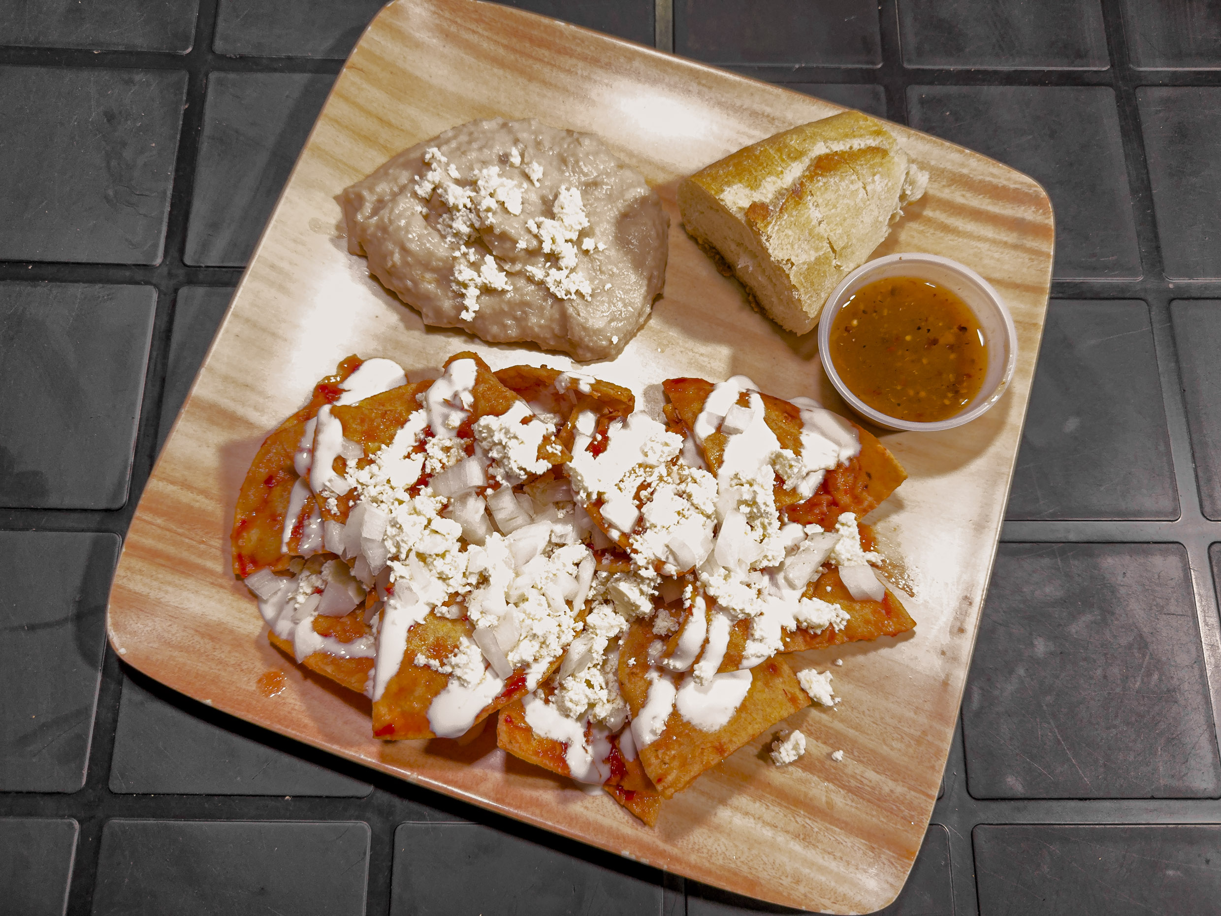 Chilaquiles sencillos rojos