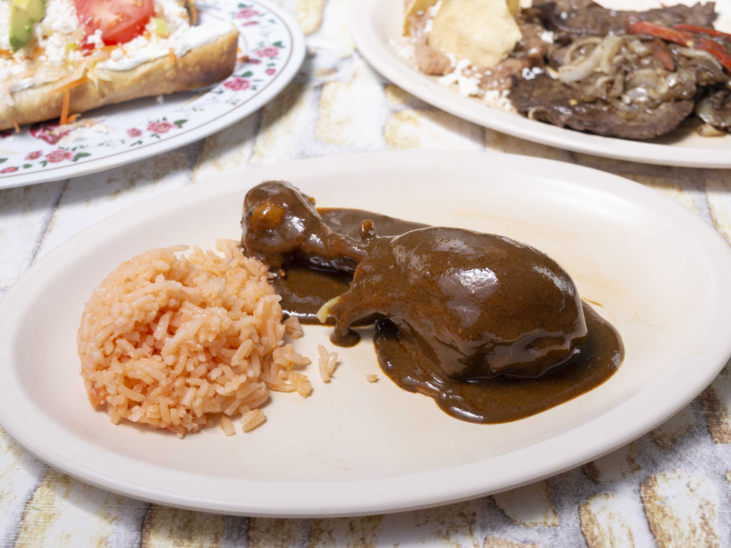 Pollo con Mole. (comida corrida)
