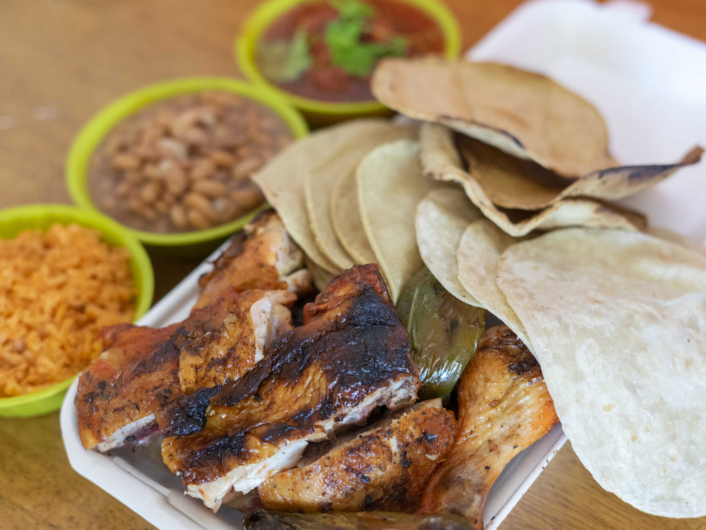 POLLO ENTERO ASADO