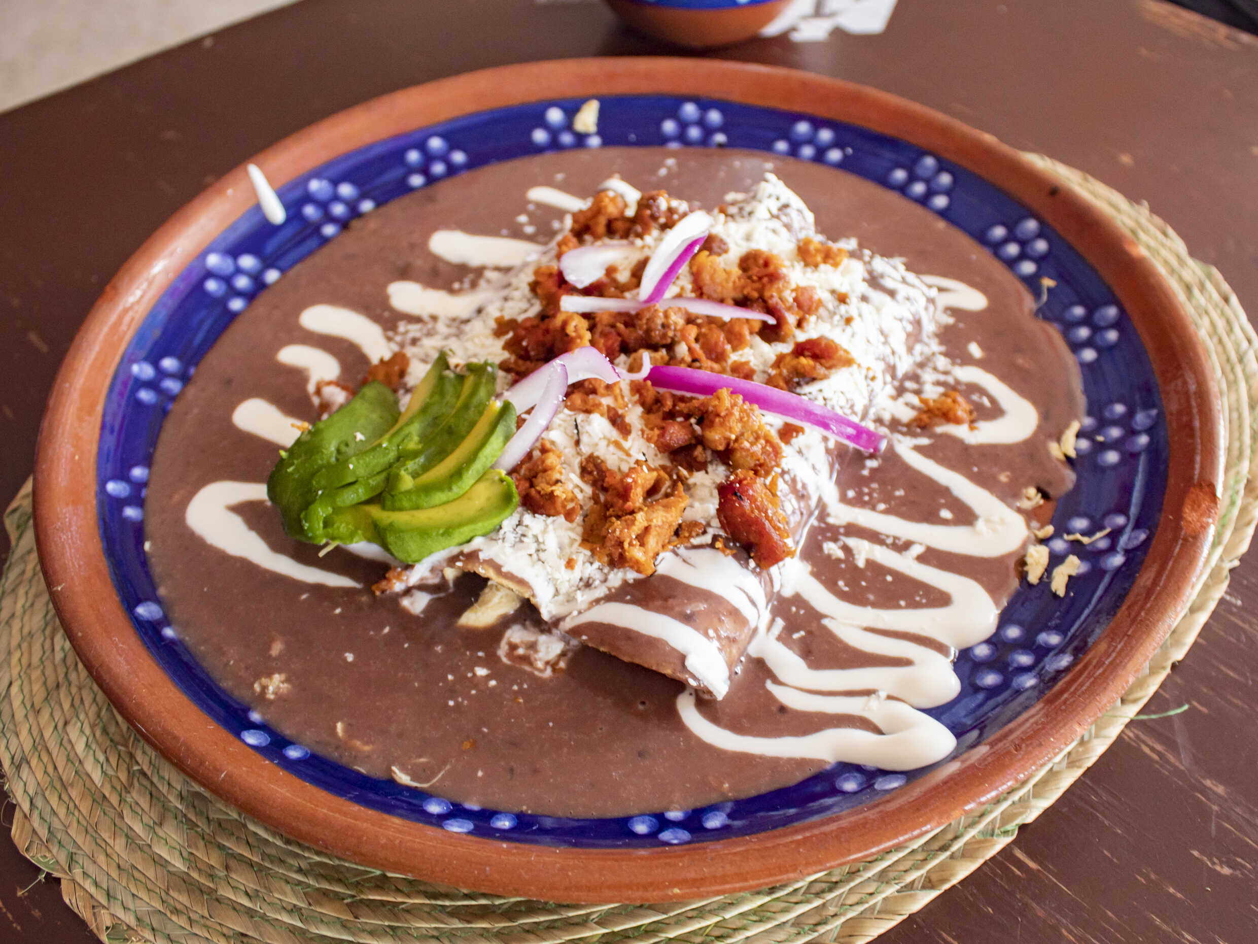 ENFRIJOLADAS + BEBIDA GRATIS