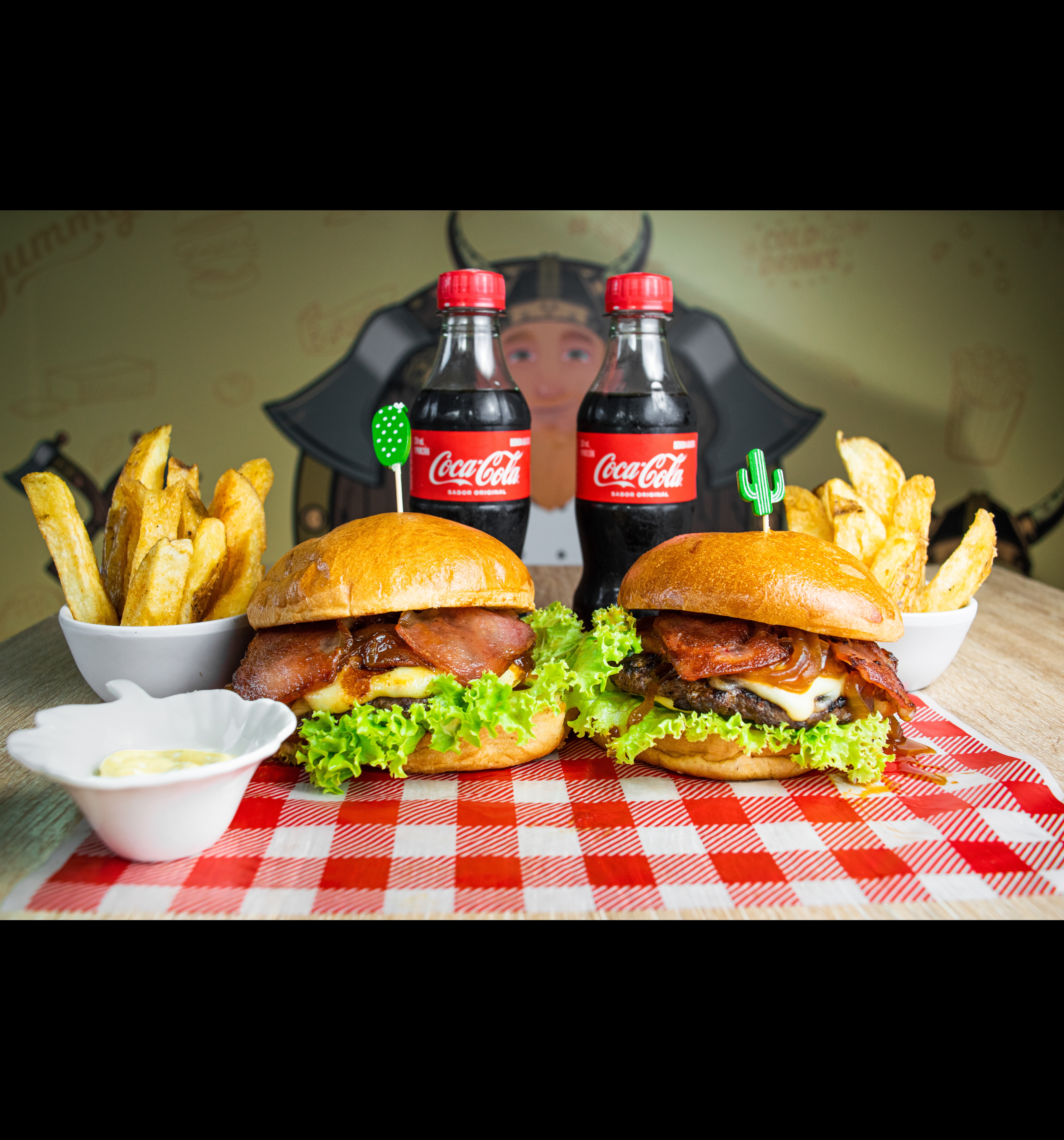 Hamburguesa Floki con Papas y Gaseosa
