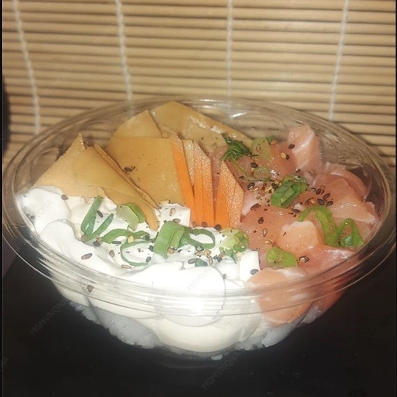 Arroz, salmão, cream cheese, crocante, gergilim. 250g
