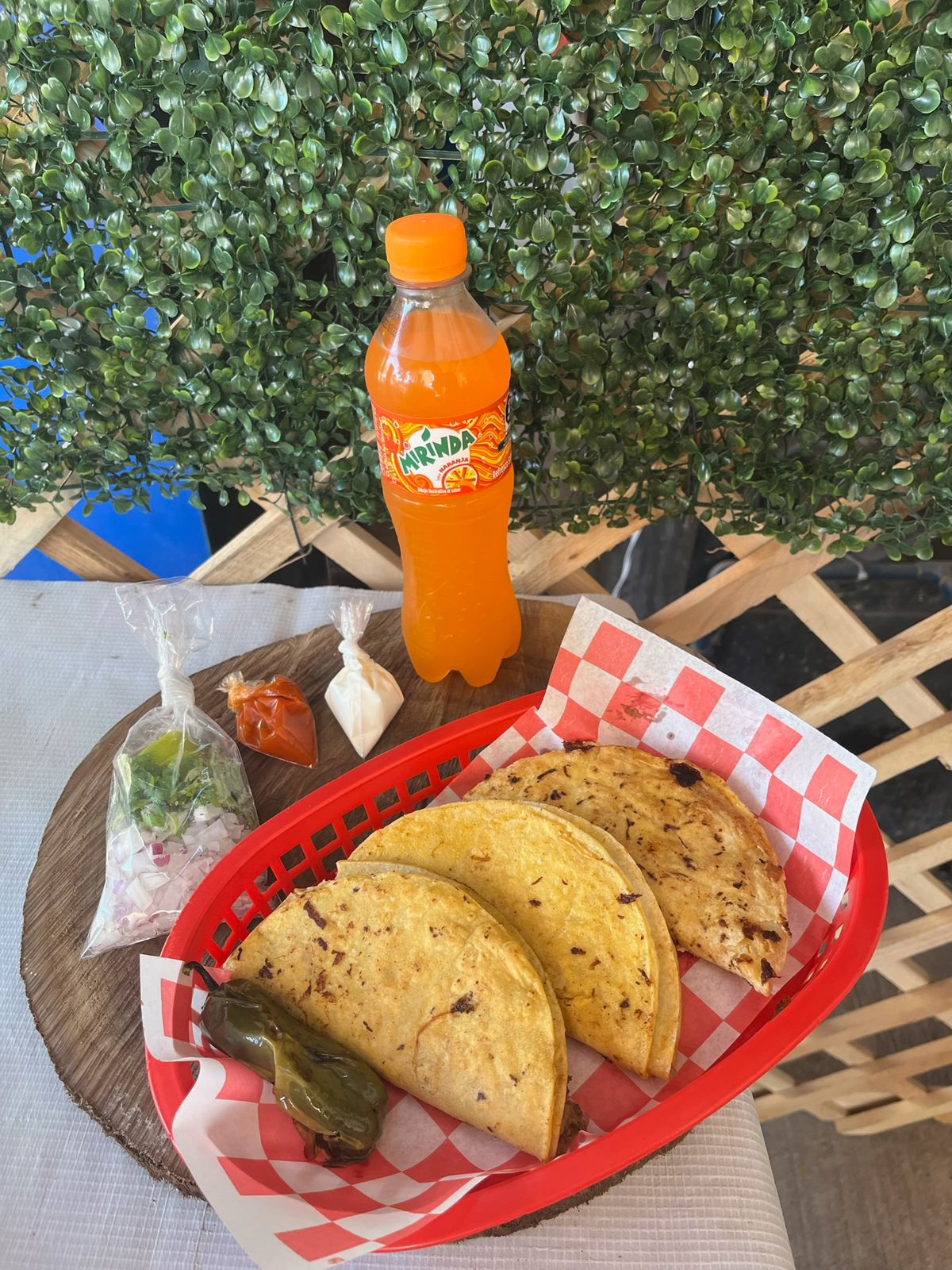 Combo 3 Tacos de Maíz + Refresco de Sabor