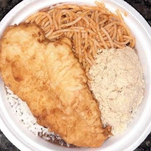Quentinha 700ml  de Isopor .Frango a milanesa   Arroz feijão farofa e macarrão  Não mandamos acompanhamentos separados e nem trocamos itens