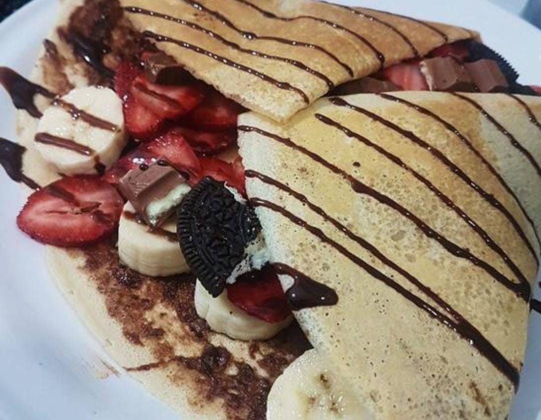 Crepa Fresa, plátano, crunch, kinder, nutella y ph