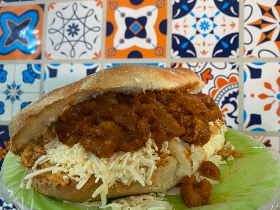 Torta de chilaquiles