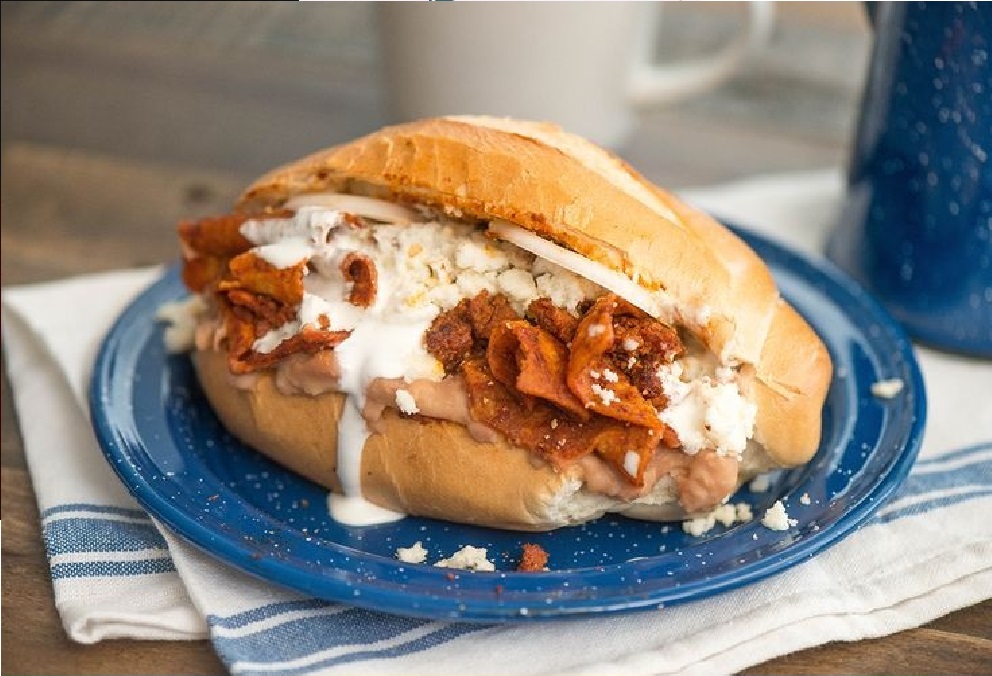 Torta de Chilaquiles
