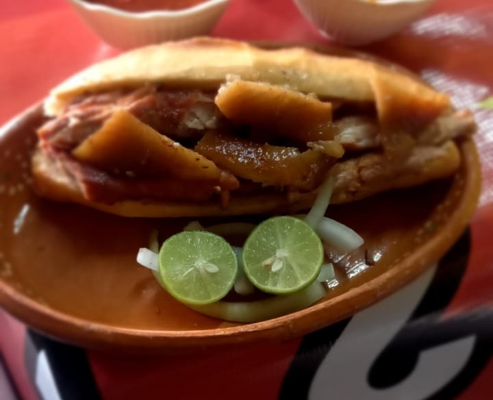 Torta Ahogada Mixta (Carnita, Buche y Cuerito)