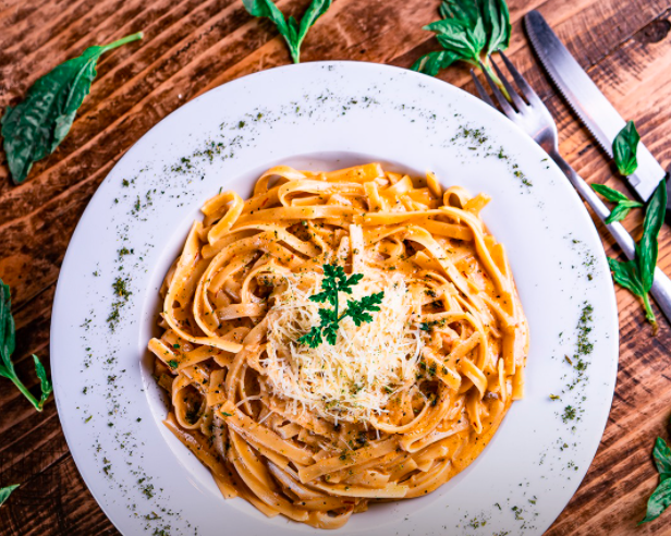 Fettuccine con Camarón a la Chipotle