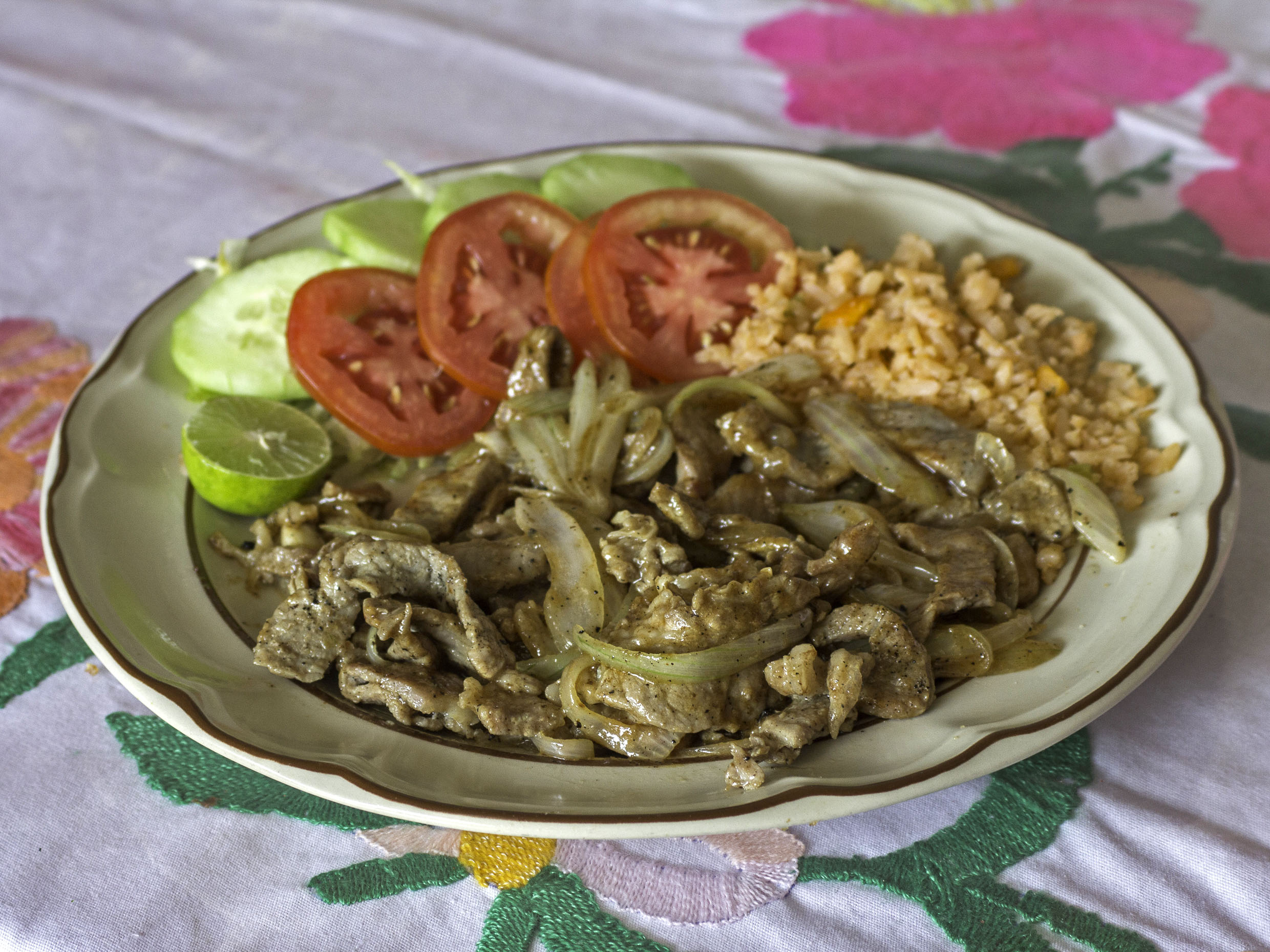 Bistec Encebollado