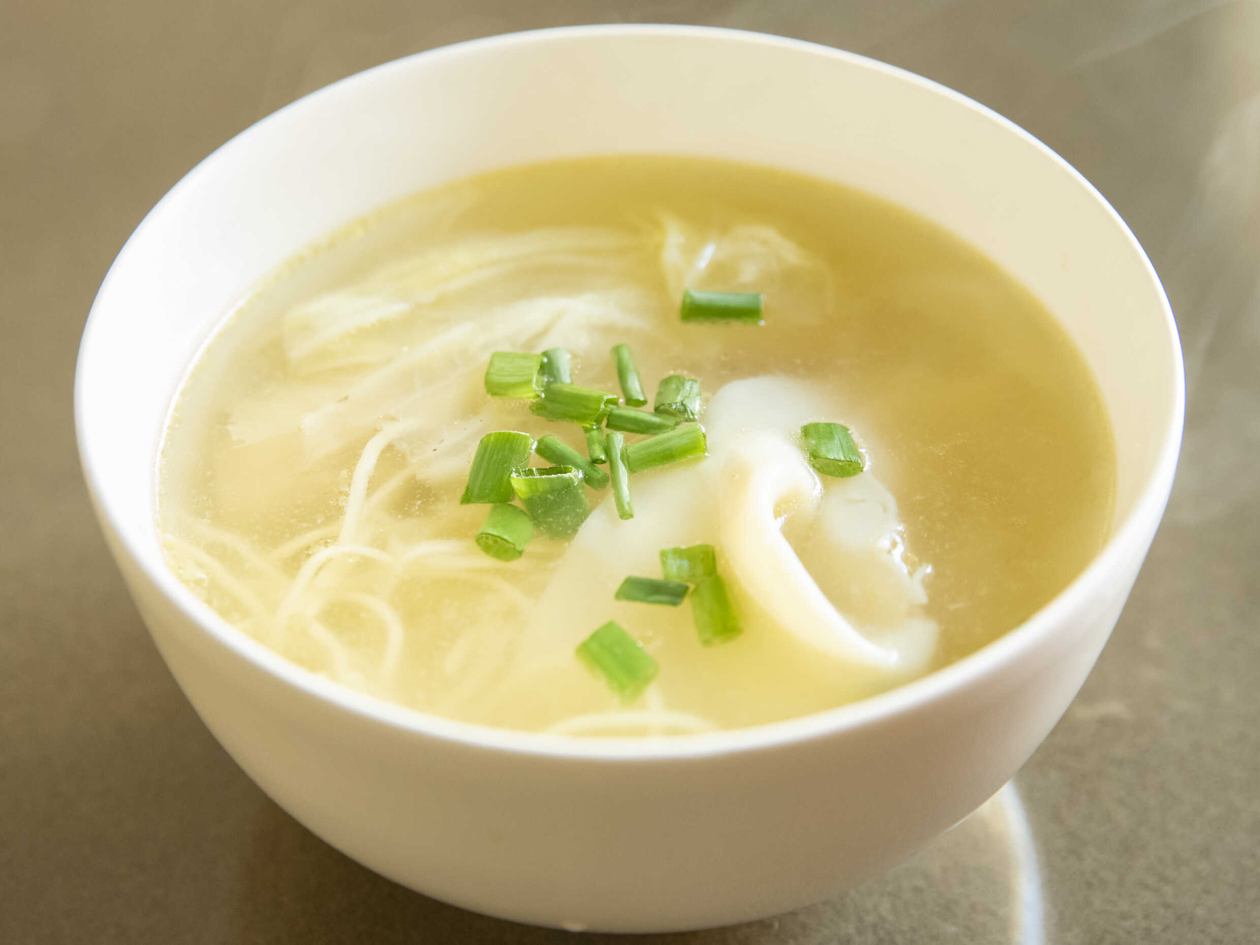Sopa Wantán de Pollo