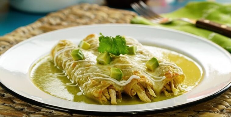 Enchiladas suizas 9:00 am- 1:00 pm
