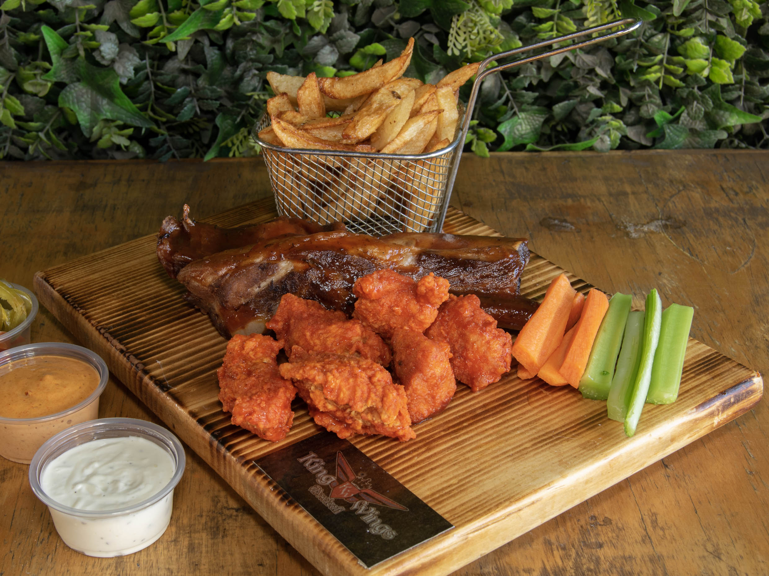 Combo-2 Costillas + Boneless o Alitas + Papas