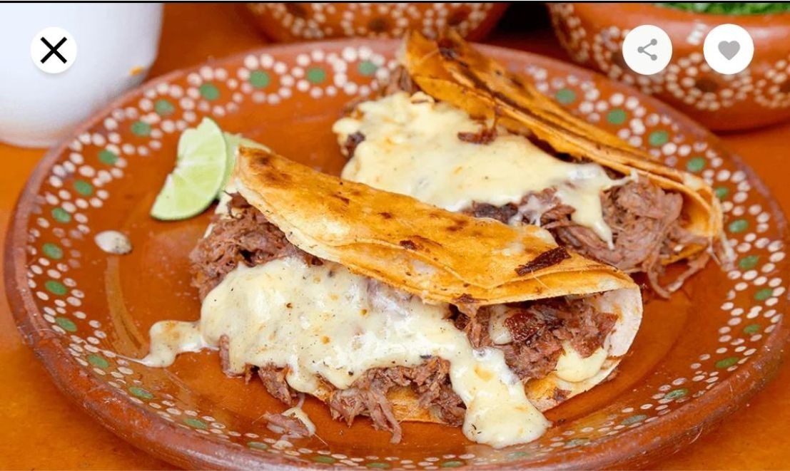 Taco de Birria con Queso