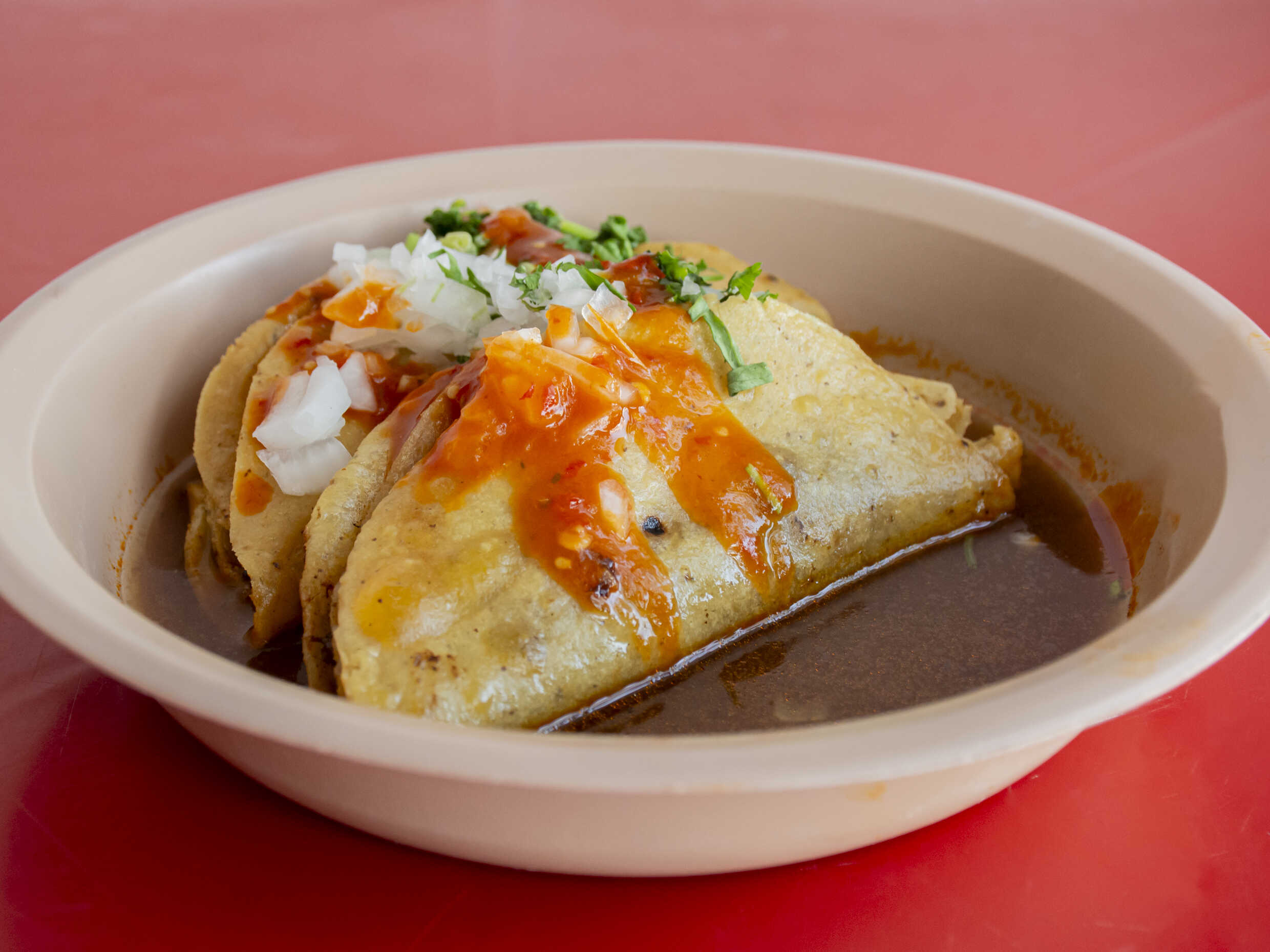 Taco dorado de birria