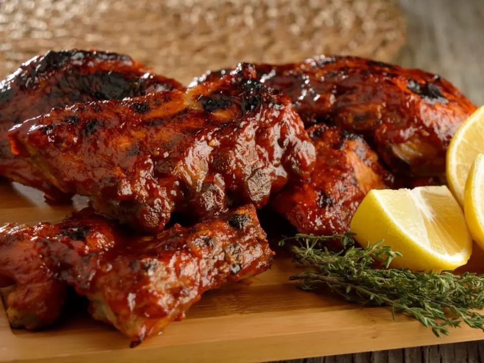 Combo 2 (Alitas, Costillas y Papas a la Francesa)