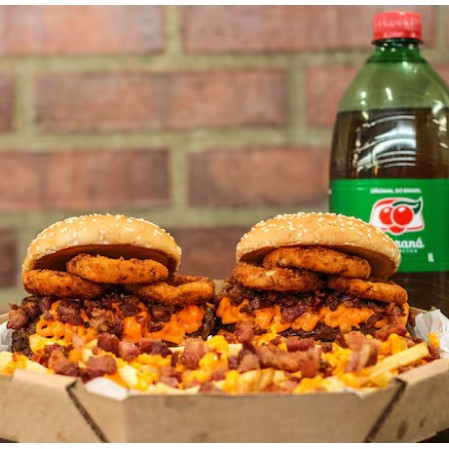 2 Lanches Com 2 Carnes De Picanha, Queijos, Bastante Cheddar, Anéis De Cebola E Bacon. Acompanha Batata Turbinada E Um Refri De 1 Litro.