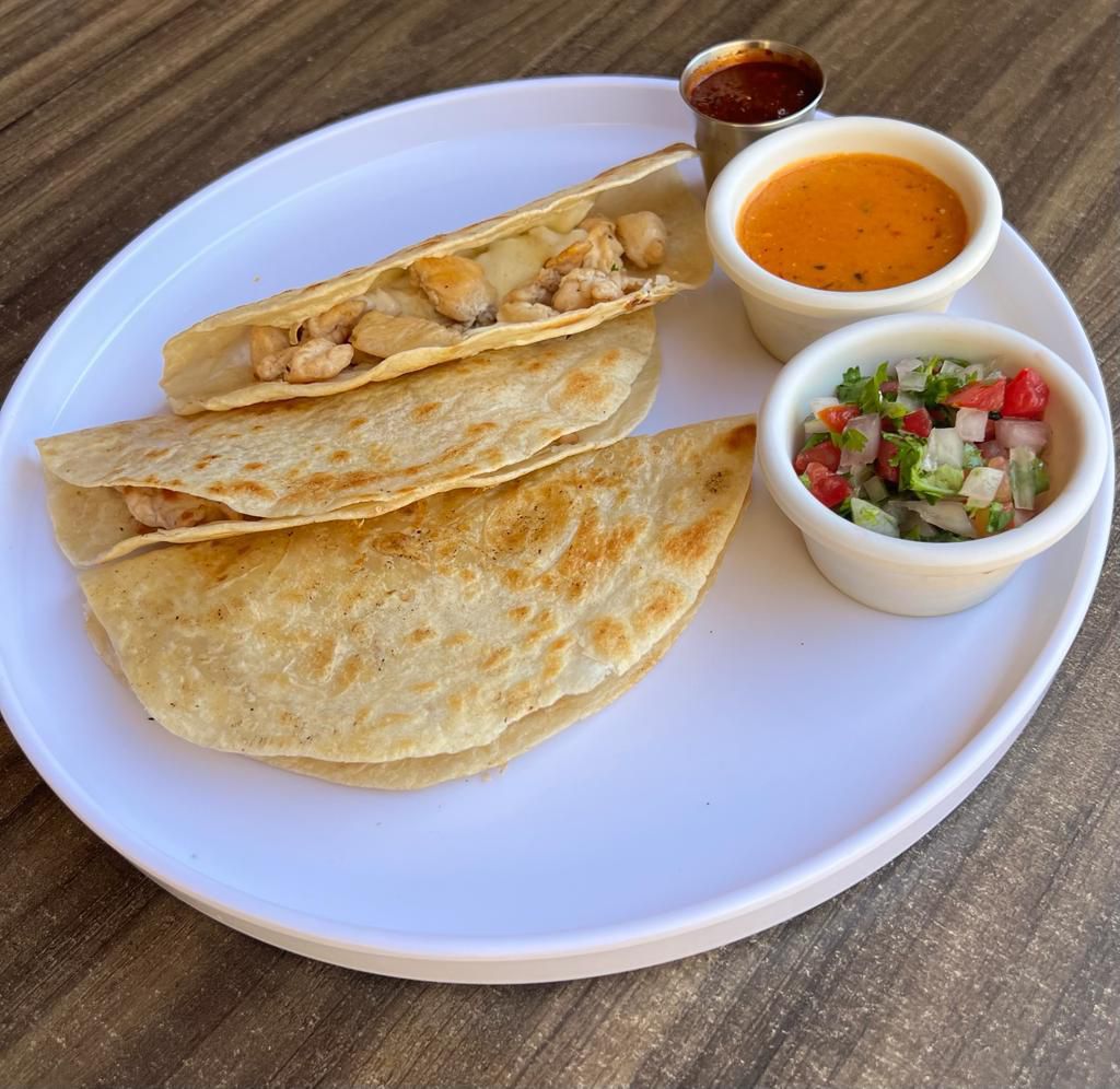 Quesadillas de Pollo 3 Piezas