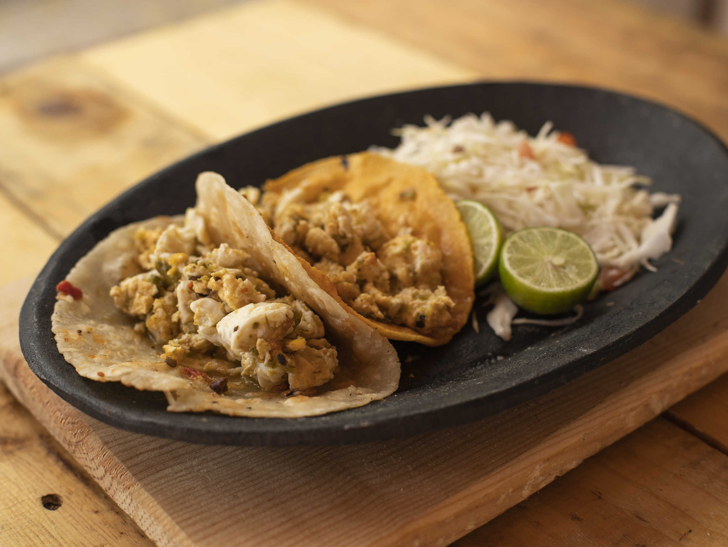 Taco de huevo en salsa verde