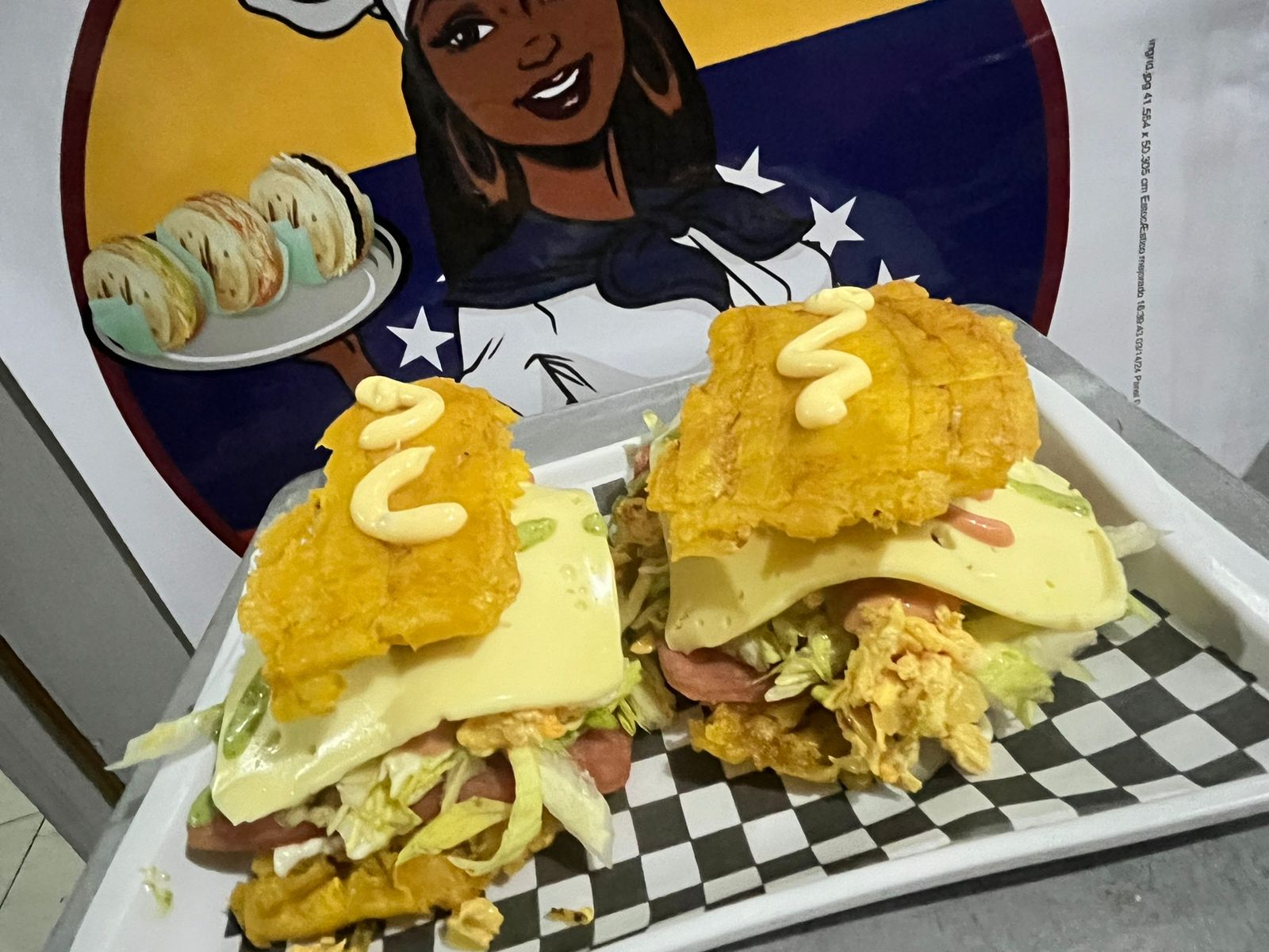 Patacón de mixto carne y pollo