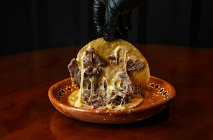 Gringa de Maiz con Sirloin