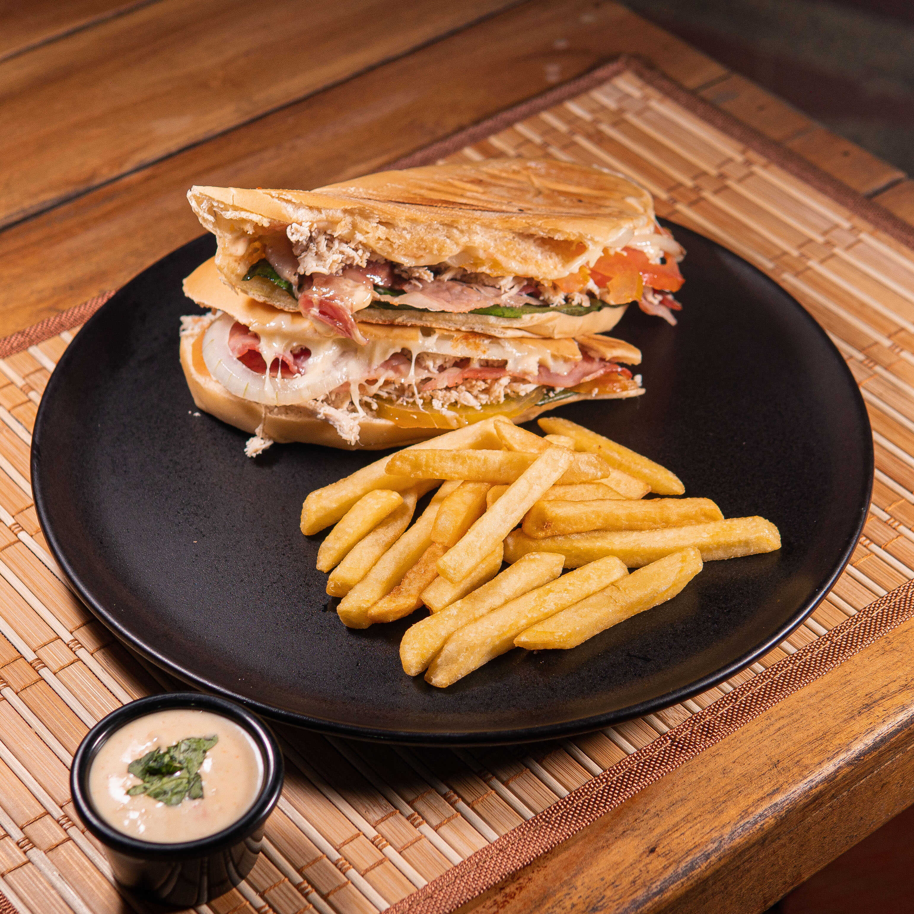 Sándwich Pollo Desmenuzado