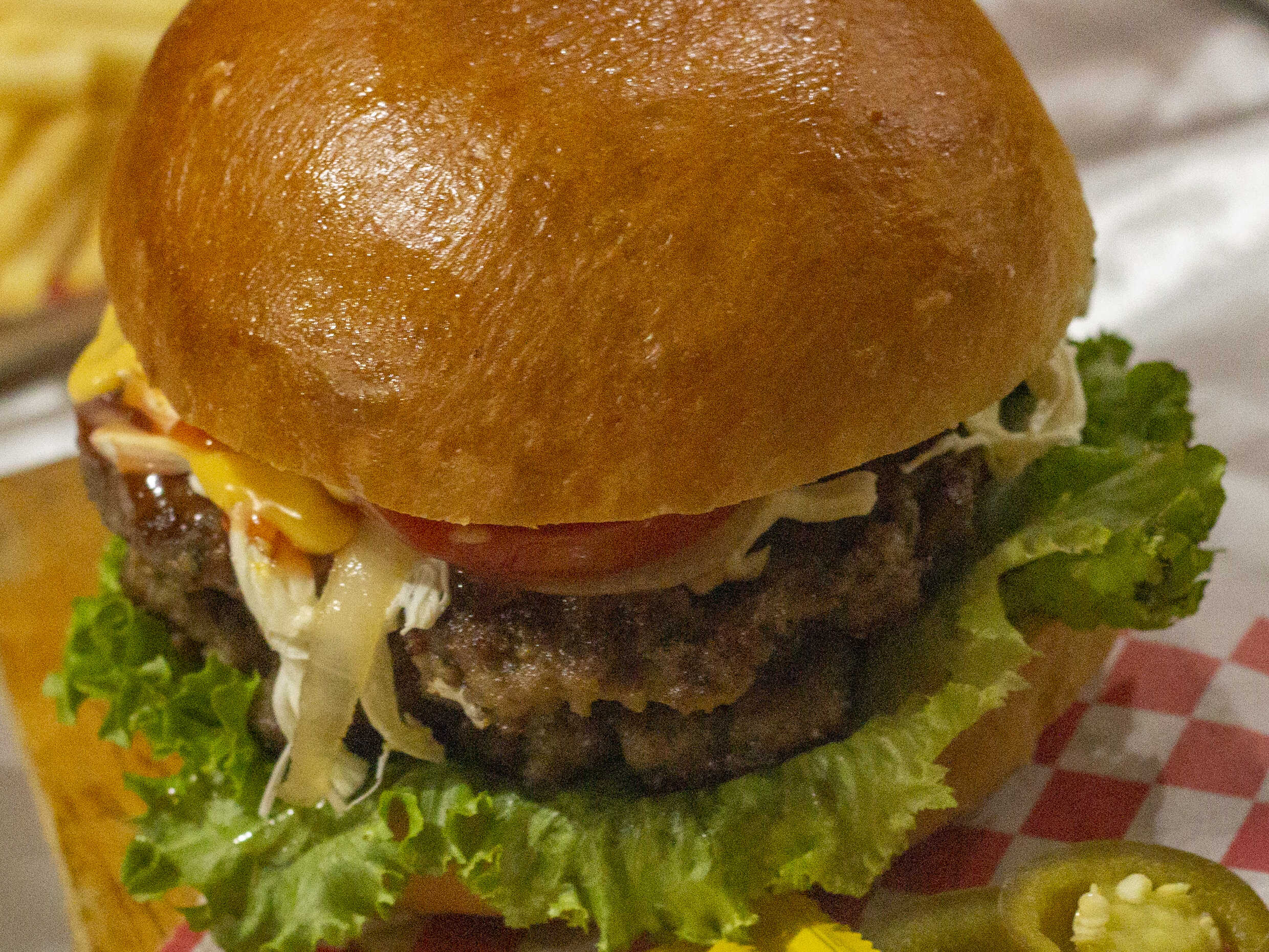 Hamburguesa Al pastor con papas
