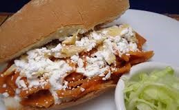 Torta de Chilaquiles Sencillos